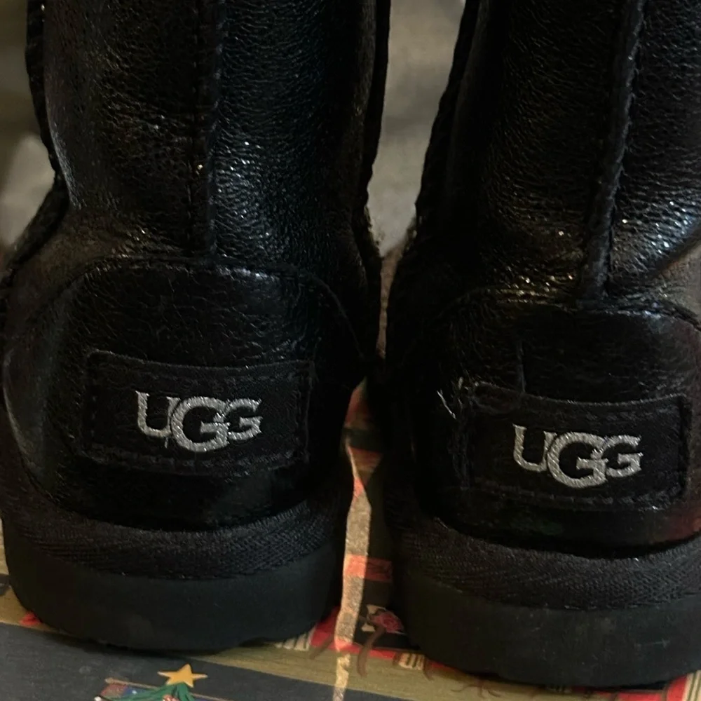 UGG Glitter Boots girl size 7 cozy black
